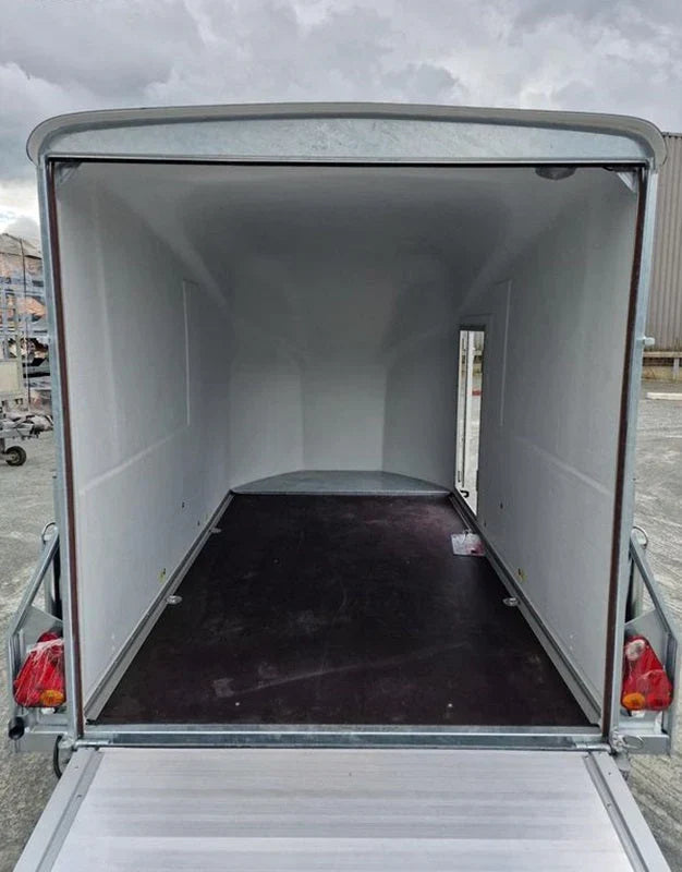 Remorque cargo Pullman Debon 1300 bleue avec suspension et porte latérale