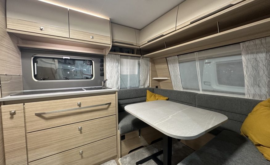 Fendt bianco sélection 495 SG Caravane