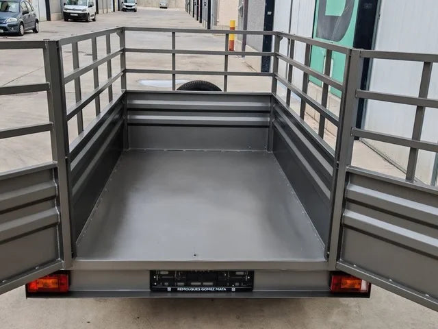 Remorque de 750 kg avec ridelles