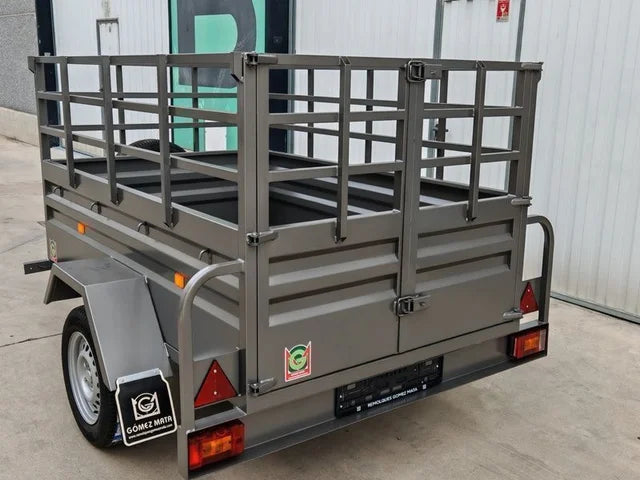 Remorque de 750 kg avec ridelles