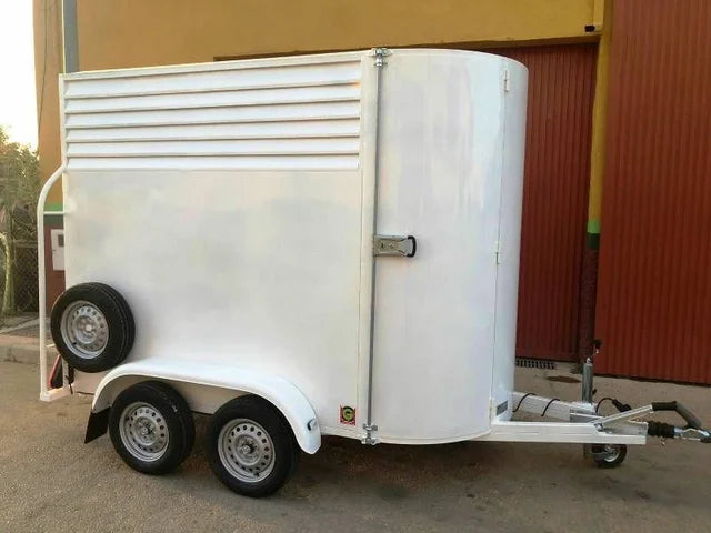 Remorque à chevaux une place et demie